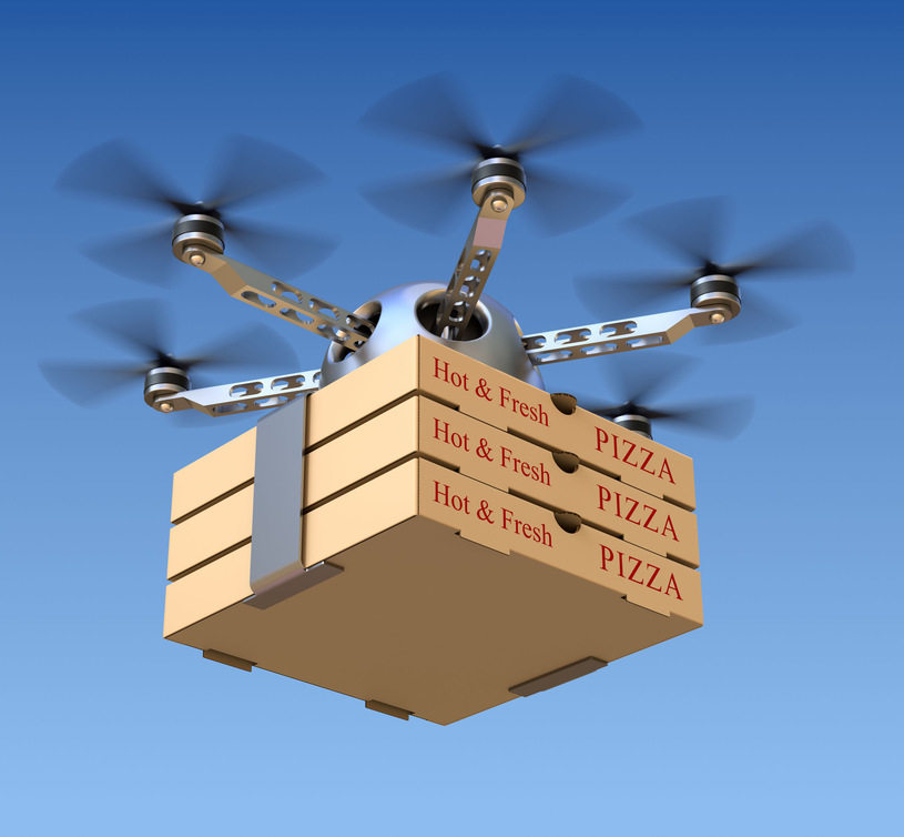 dron z pizzą