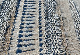 tire-tracks-1634002__180